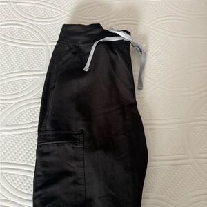 Figs High waisted Yola skinny scrub pants
Size Large/tall